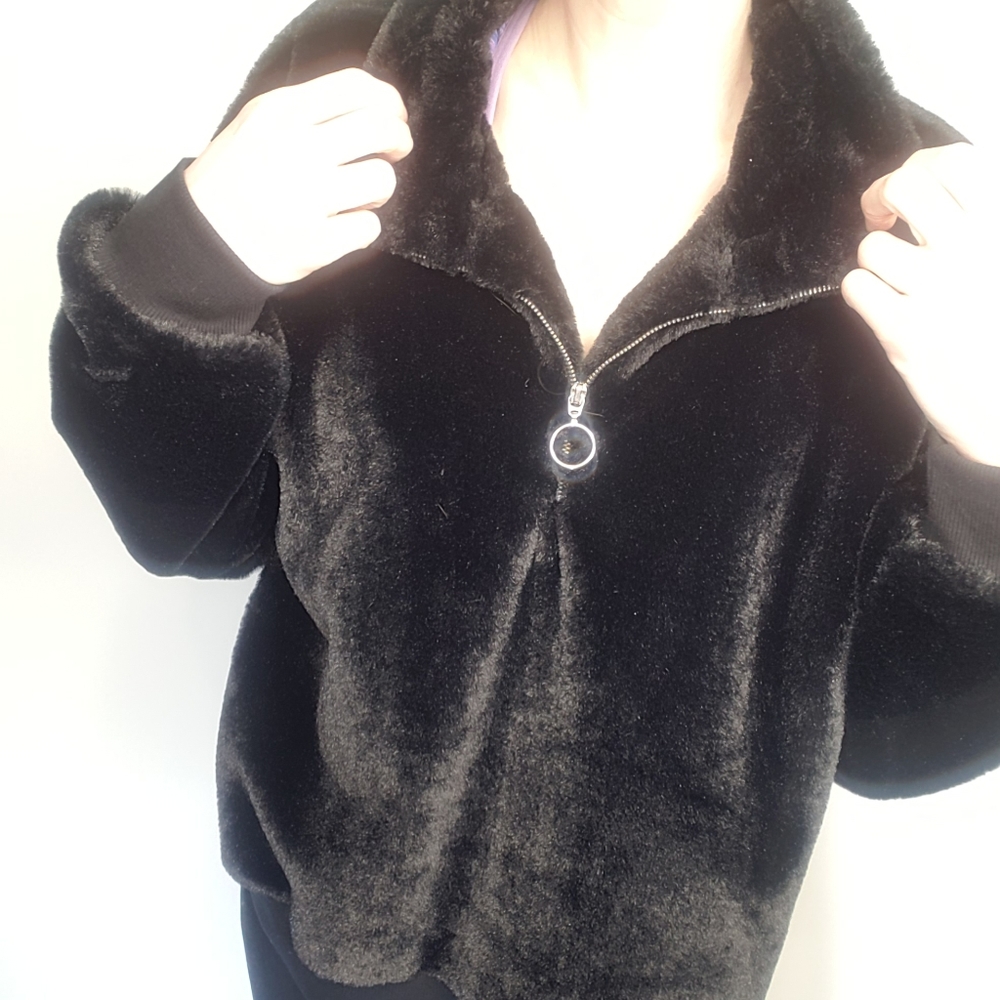 Nine West Luxe Black Sweatshirt Top Black Faux Fur Comfy XL Large Quarter Zip - Picture 7 of 13